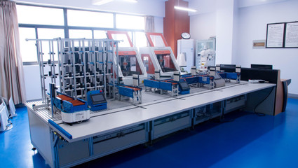 智慧工廠 計(jì)算機(jī)技術(shù)驅(qū)動(dòng)的制造業(yè)革命